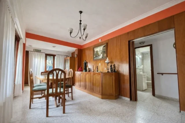 Casas, chalets en Venta — esquiu 1275