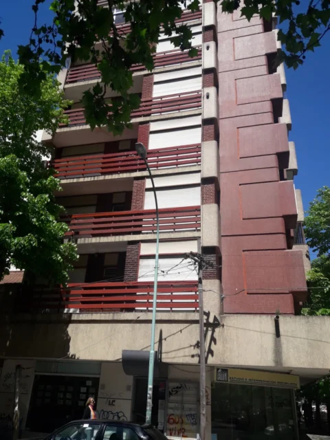 Departamentos, pisos y semipisos en Alquiler — Lamadrid 2406