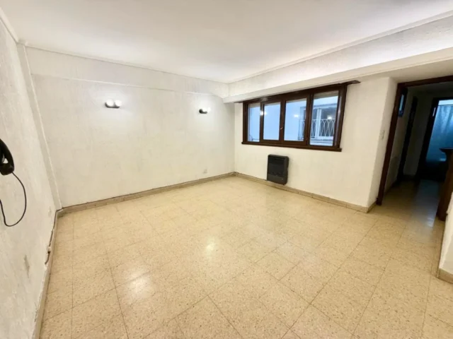 Departamentos, pisos y semipisos en Alquiler — Av. Luro 2668