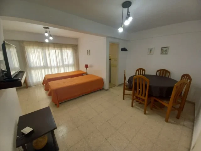 Departamentos, pisos y semipisos en Alquiler por Día — belgrano 2500