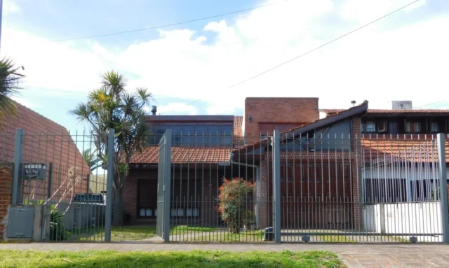 Casas, chalets en Venta — Valencia 6800
