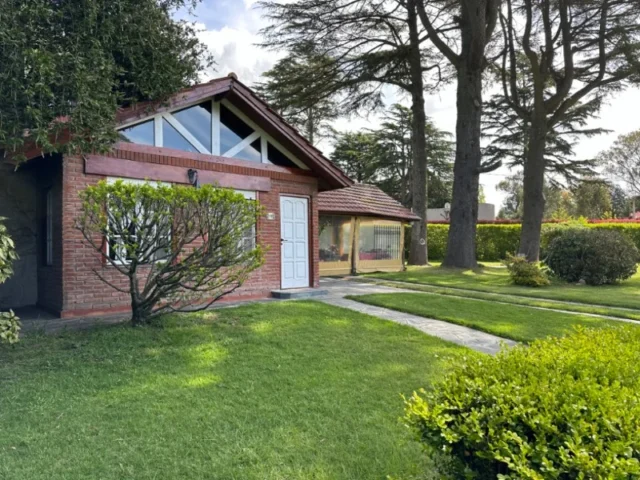 Casas, chalets en Venta — Ángela 21