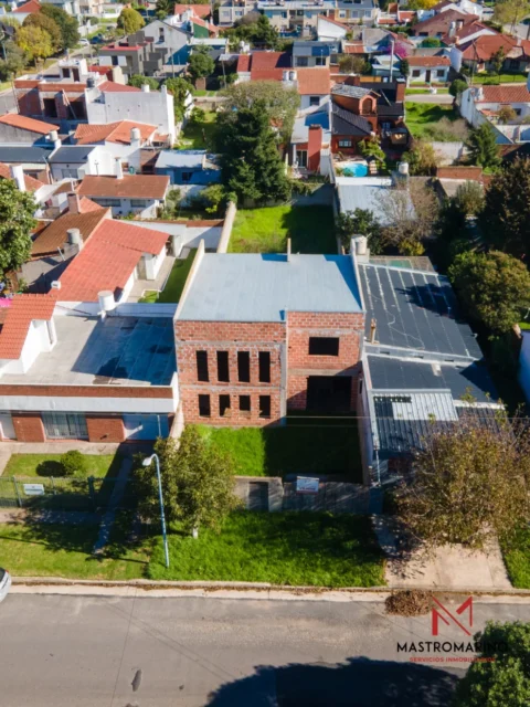 Lotes y terrenos en Venta — Guiraldes 2046