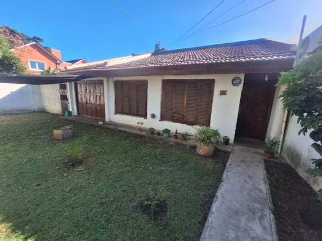 Casas, chalets en Venta — Acevedo 6700