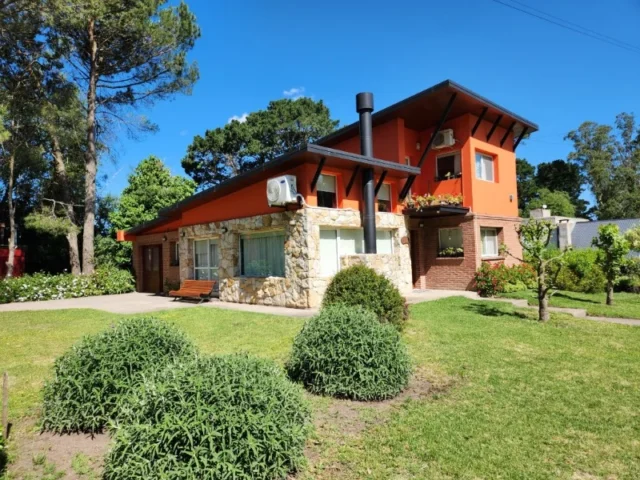 Casas, chalets en Venta — Felix y Pierino