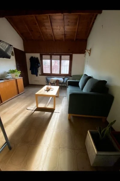 Casas, chalets en Venta — CASEROS 5220