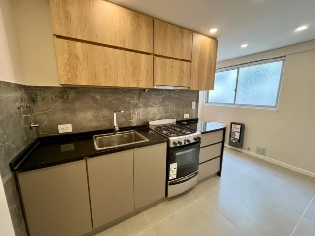 Departamentos, pisos y semipisos en Venta — Rivadavia al 2300