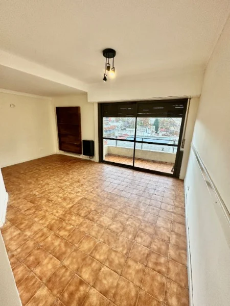 Departamentos, pisos y semipisos en Venta — Castelli 2500