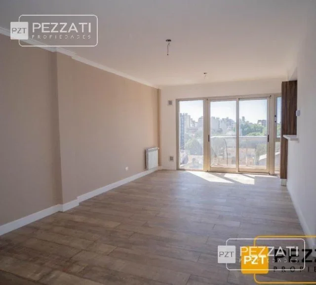 Departamentos, pisos y semipisos en Venta — Hipolito Yrigoyen 2700