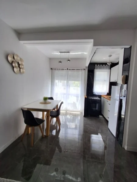 Departamentos, pisos y semipisos en Venta — Bolívar 2272