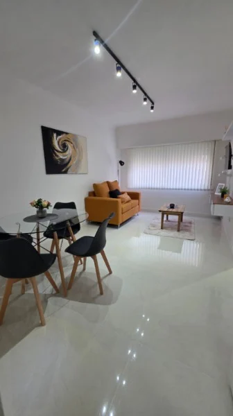 Departamentos, pisos y semipisos en Venta — Bolívar 2306