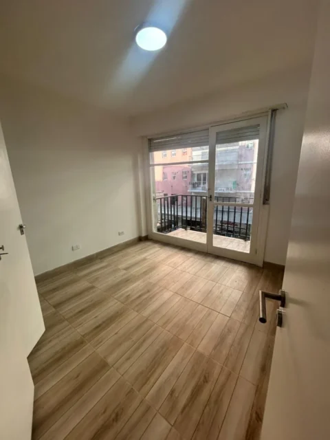 Departamentos, pisos y semipisos en Venta — Las Heras 2321