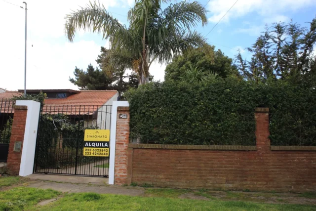 Casas, chalets en Alquiler — Puan 3363