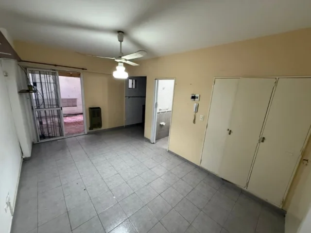 Departamentos, pisos y semipisos en Venta — Av Colón 1359