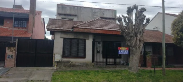 Casas, chalets en Venta — BRANDSEN 6000