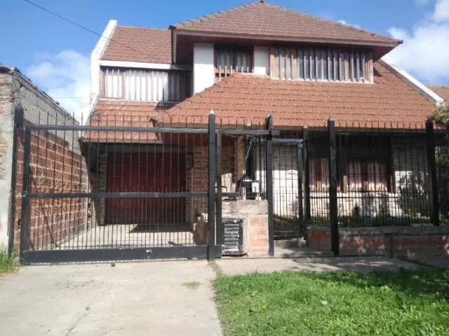 Casas, chalets en Venta — Avellaneda 6326
