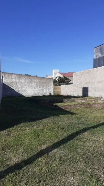 Lotes y terrenos en Venta — Strobel  7455